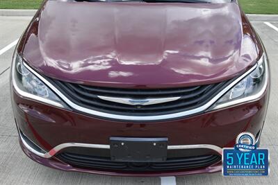 2017 Chrysler Pacifica PLATINUM HYBRID 74K MILES NAV BK/CAM REAR DVD NICE   - Photo 12 - Stafford, TX 77477