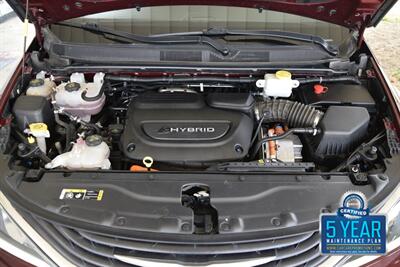 2017 Chrysler Pacifica PLATINUM HYBRID 74K MILES NAV BK/CAM REAR DVD NICE   - Photo 42 - Stafford, TX 77477