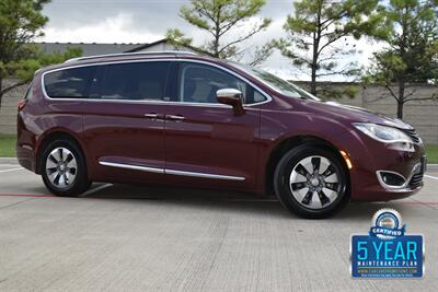 2017 Chrysler Pacifica PLATINUM HYBRID 74K MILES NAV BK/CAM REAR DVD NICE   - Photo 1 - Stafford, TX 77477
