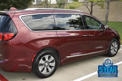 2017 Chrysler Pacifica PLATINUM HYBRID 74K MILES NAV BK/CAM REAR DVD NICE   - Photo 16 - Stafford, TX 77477