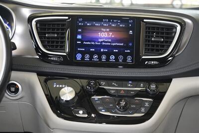 2017 Chrysler Pacifica PLATINUM HYBRID 74K MILES NAV BK/CAM REAR DVD NICE   - Photo 27 - Stafford, TX 77477