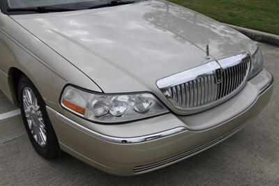 2010 Lincoln Town Car SIGNATURE LTD CARRIAGE TOP HWY MILES NEW TRADE IN   - Photo 11 - Stafford, TX 77477