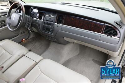 2010 Lincoln Town Car SIGNATURE LTD CARRIAGE TOP HWY MILES NEW TRADE IN   - Photo 29 - Stafford, TX 77477