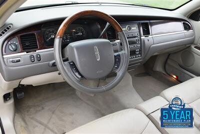 2010 Lincoln Town Car SIGNATURE LTD CARRIAGE TOP HWY MILES NEW TRADE IN   - Photo 28 - Stafford, TX 77477