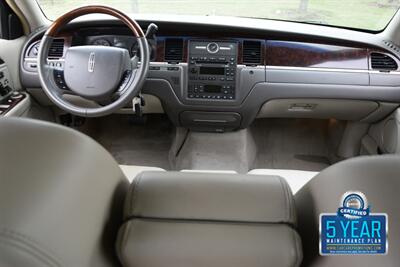 2010 Lincoln Town Car SIGNATURE LTD CARRIAGE TOP HWY MILES NEW TRADE IN   - Photo 26 - Stafford, TX 77477