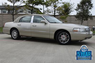 2010 Lincoln Town Car SIGNATURE LTD CARRIAGE TOP HWY MILES NEW TRADE IN   - Photo 1 - Stafford, TX 77477