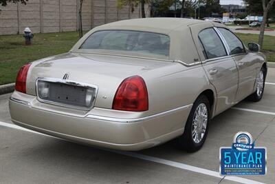 2010 Lincoln Town Car SIGNATURE LTD CARRIAGE TOP HWY MILES NEW TRADE IN   - Photo 15 - Stafford, TX 77477