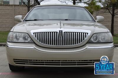 2010 Lincoln Town Car SIGNATURE LTD CARRIAGE TOP HWY MILES NEW TRADE IN   - Photo 3 - Stafford, TX 77477