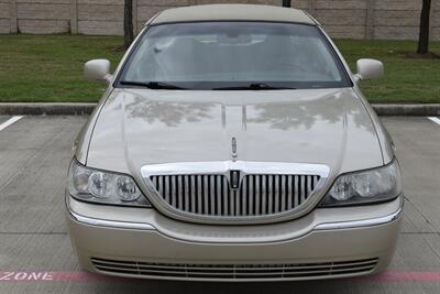 2010 Lincoln Town Car SIGNATURE LTD CARRIAGE TOP HWY MILES NEW TRADE IN   - Photo 2 - Stafford, TX 77477