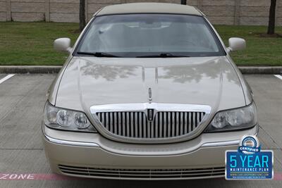 2010 Lincoln Town Car SIGNATURE LTD CARRIAGE TOP HWY MILES NEW TRADE IN   - Photo 2 - Stafford, TX 77477