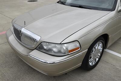 2010 Lincoln Town Car SIGNATURE LTD CARRIAGE TOP HWY MILES NEW TRADE IN   - Photo 10 - Stafford, TX 77477