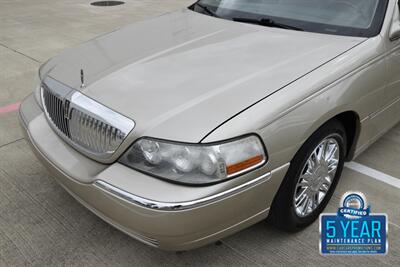 2010 Lincoln Town Car SIGNATURE LTD CARRIAGE TOP HWY MILES NEW TRADE IN   - Photo 10 - Stafford, TX 77477