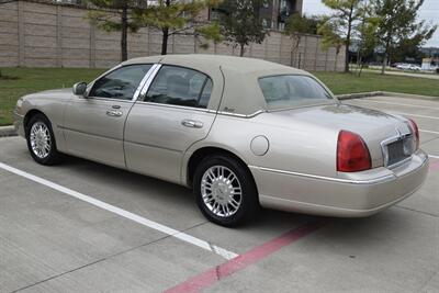 2010 Lincoln Town Car SIGNATURE LTD CARRIAGE TOP HWY MILES NEW TRADE IN   - Photo 16 - Stafford, TX 77477