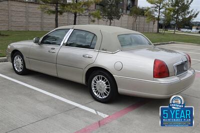 2010 Lincoln Town Car SIGNATURE LTD CARRIAGE TOP HWY MILES NEW TRADE IN   - Photo 16 - Stafford, TX 77477