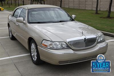 2010 Lincoln Town Car SIGNATURE LTD CARRIAGE TOP HWY MILES NEW TRADE IN   - Photo 13 - Stafford, TX 77477