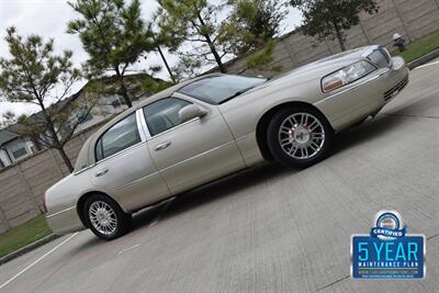 2010 Lincoln Town Car SIGNATURE LTD CARRIAGE TOP HWY MILES NEW TRADE IN   - Photo 43 - Stafford, TX 77477