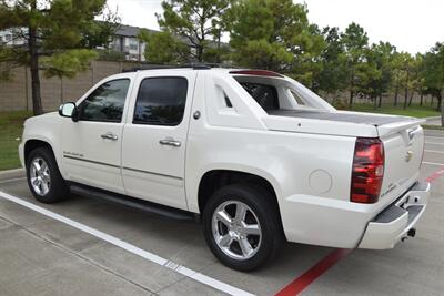 2013 Chevrolet Avalanche LTZ Black Diamond   - Photo 21 - Stafford, TX 77477