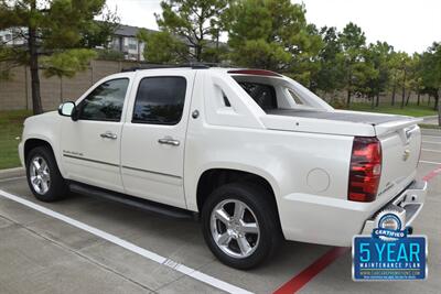 2013 Chevrolet Avalanche LTZ Black Diamond   - Photo 21 - Stafford, TX 77477