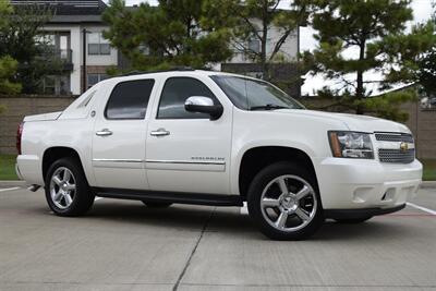 2013 Chevrolet Avalanche LTZ Black Diamond   - Photo 14 - Stafford, TX 77477