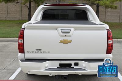 2013 Chevrolet Avalanche LTZ Black Diamond   - Photo 19 - Stafford, TX 77477