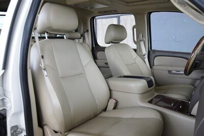 2013 Chevrolet Avalanche LTZ Black Diamond   - Photo 43 - Stafford, TX 77477