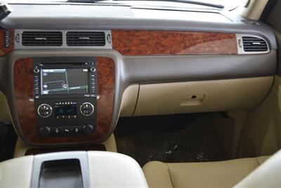 2013 Chevrolet Avalanche LTZ Black Diamond   - Photo 33 - Stafford, TX 77477
