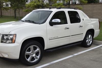 2013 Chevrolet Avalanche LTZ Black Diamond   - Photo 2 - Stafford, TX 77477