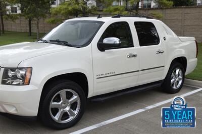 2013 Chevrolet Avalanche LTZ Black Diamond   - Photo 2 - Stafford, TX 77477