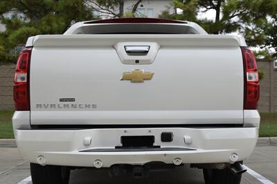 2013 Chevrolet Avalanche LTZ Black Diamond   - Photo 20 - Stafford, TX 77477