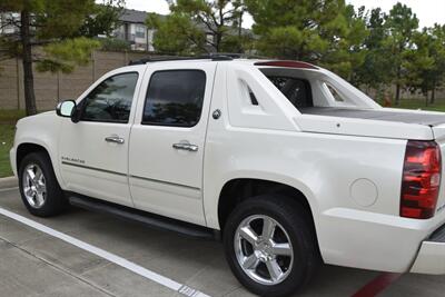 2013 Chevrolet Avalanche LTZ Black Diamond   - Photo 23 - Stafford, TX 77477