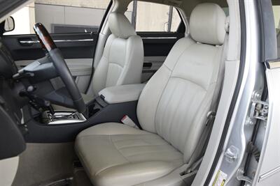 2007 Chrysler 300C HEMI V8 LTHR HTD STS 54K LOW MILES NICE   - Photo 32 - Stafford, TX 77477