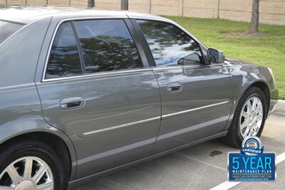 2006 Cadillac DTS Luxury I   - Photo 10 - Stafford, TX 77477