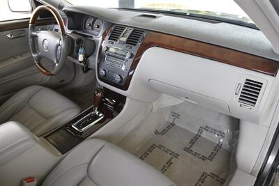 2006 Cadillac DTS Luxury I   - Photo 4 - Stafford, TX 77477