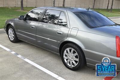 2006 Cadillac DTS Luxury I   - Photo 14 - Stafford, TX 77477