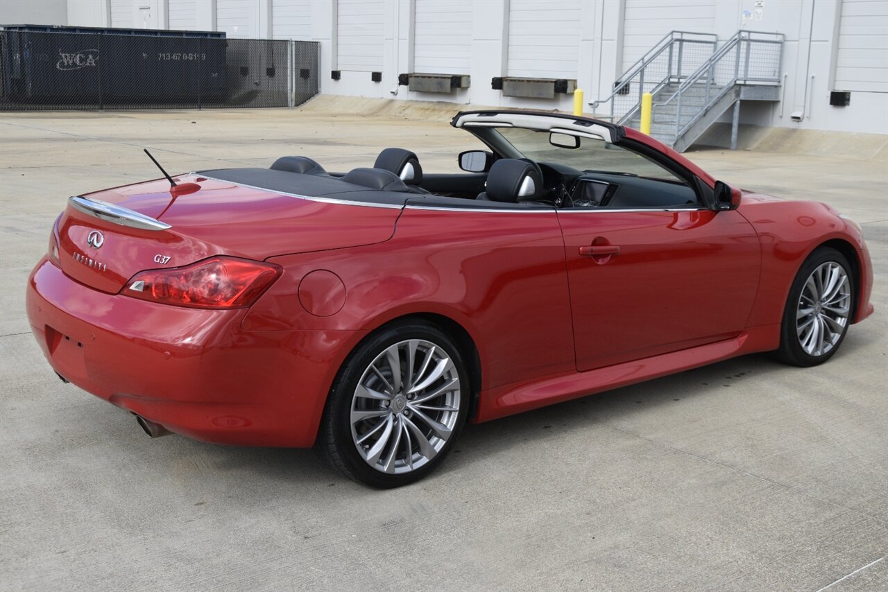 2013 INFINITI G Convertible 37 Sport photo 12