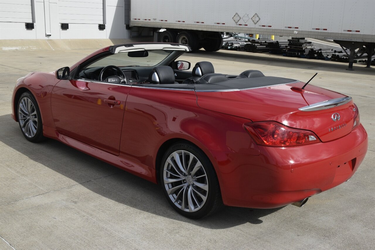 2013 INFINITI G Convertible 37 Sport photo 17