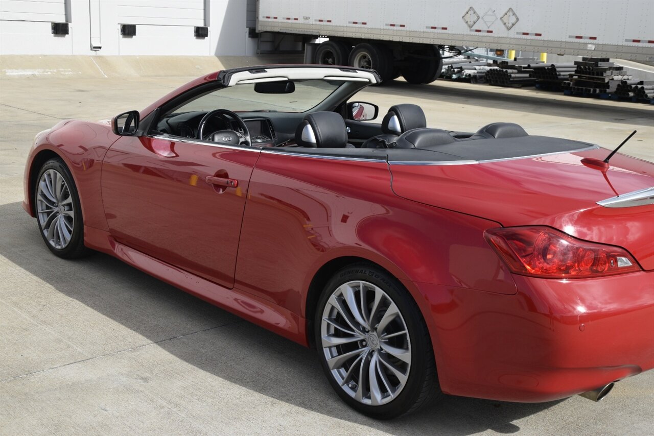 2013 INFINITI G Convertible 37 Sport photo 18