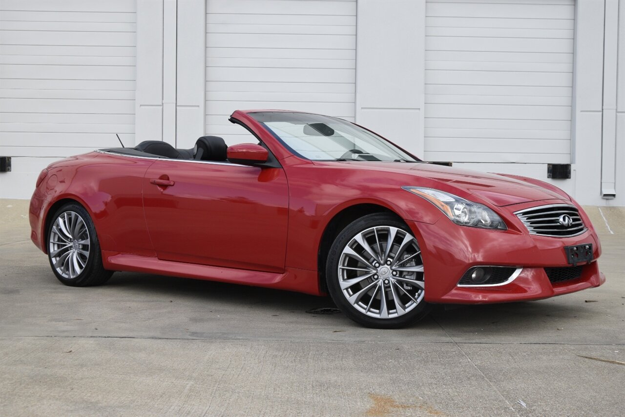 2013 INFINITI G Convertible 37 Sport photo 2