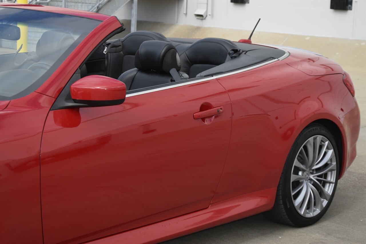 2013 INFINITI G Convertible 37 Sport photo 11