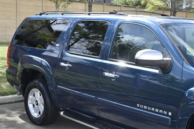 2007 Chevrolet Suburban Z71 4X4 NAV BK/CAM ROOF FRESH TRADE IN NICE   - Photo 8 - Stafford, TX 77477