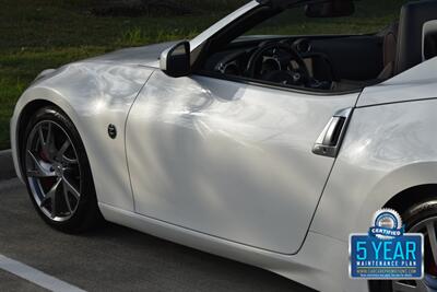 2014 Nissan 370Z ROADSTER AUTOMATIC WHITE/CHERRY INT SPTS WHLS NICE   - Photo 20 - Stafford, TX 77477