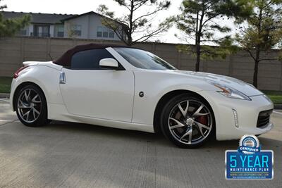 2014 Nissan 370Z ROADSTER AUTOMATIC WHITE/CHERRY INT SPTS WHLS NICE   - Photo 24 - Stafford, TX 77477