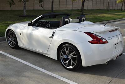 2014 Nissan 370Z ROADSTER AUTOMATIC WHITE/CHERRY INT SPTS WHLS NICE   - Photo 16 - Stafford, TX 77477