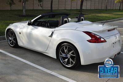 2014 Nissan 370Z ROADSTER AUTOMATIC WHITE/CHERRY INT SPTS WHLS NICE   - Photo 16 - Stafford, TX 77477