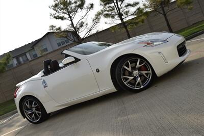 2014 Nissan 370Z ROADSTER AUTOMATIC WHITE/CHERRY INT SPTS WHLS NICE   - Photo 26 - Stafford, TX 77477