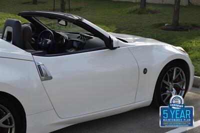 2014 Nissan 370Z ROADSTER AUTOMATIC WHITE/CHERRY INT SPTS WHLS NICE   - Photo 21 - Stafford, TX 77477