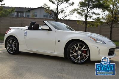 2014 Nissan 370Z ROADSTER AUTOMATIC WHITE/CHERRY INT SPTS WHLS NICE   - Photo 1 - Stafford, TX 77477