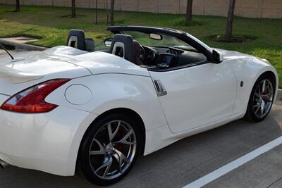 2014 Nissan 370Z ROADSTER AUTOMATIC WHITE/CHERRY INT SPTS WHLS NICE   - Photo 19 - Stafford, TX 77477