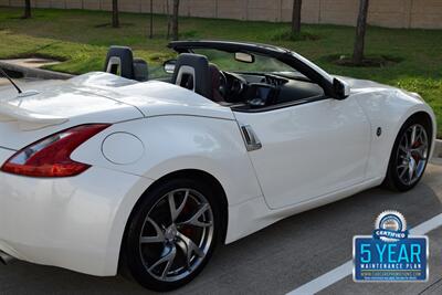 2014 Nissan 370Z ROADSTER AUTOMATIC WHITE/CHERRY INT SPTS WHLS NICE   - Photo 19 - Stafford, TX 77477