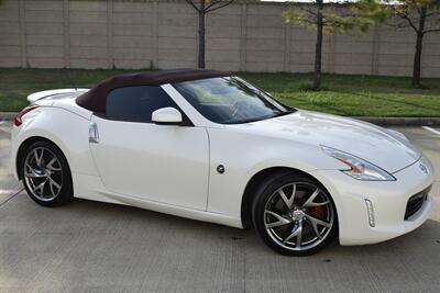 2014 Nissan 370Z ROADSTER AUTOMATIC WHITE/CHERRY INT SPTS WHLS NICE   - Photo 39 - Stafford, TX 77477